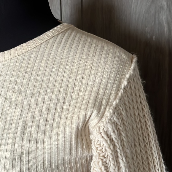 ZARA Sweater 🧶 - Picture 4 of 10